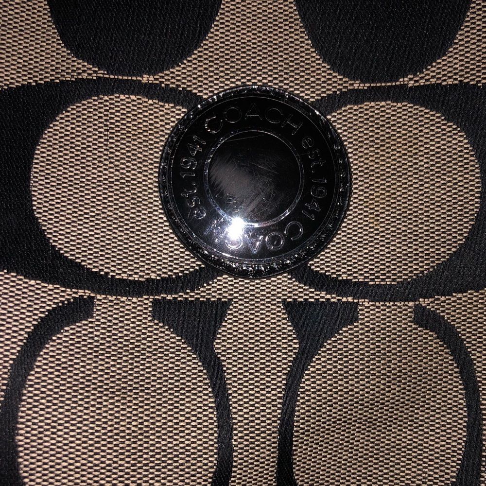 Coach Purse. - Picture 2 of 6